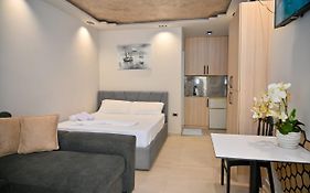 Andi Apartments