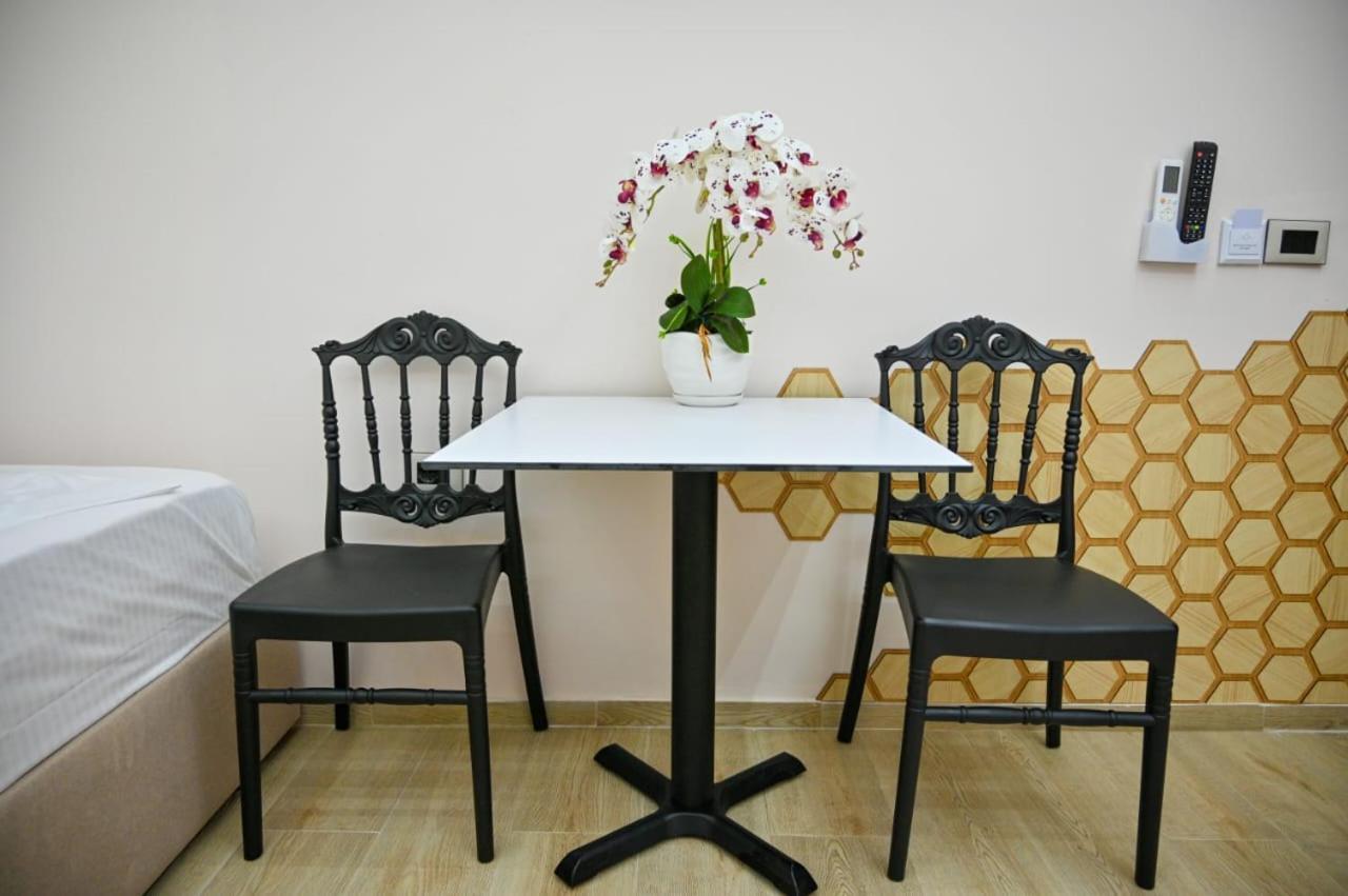 Andi Apartments Дуррес Экстерьер фото