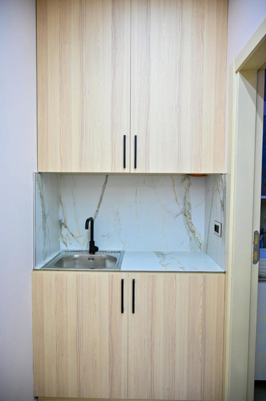 Andi Apartments Дуррес Экстерьер фото