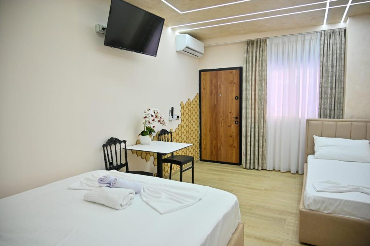 Andi Apartments Дуррес Экстерьер фото