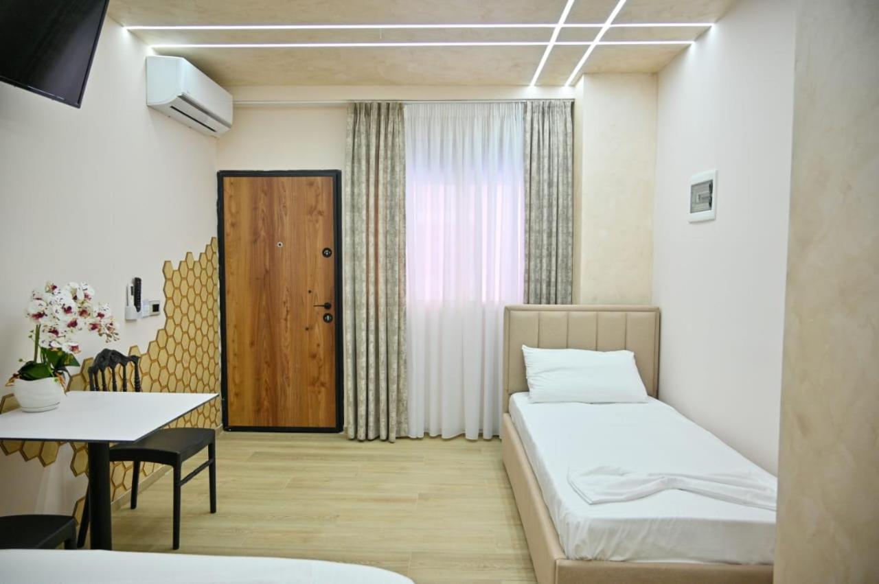 Andi Apartments Дуррес Экстерьер фото