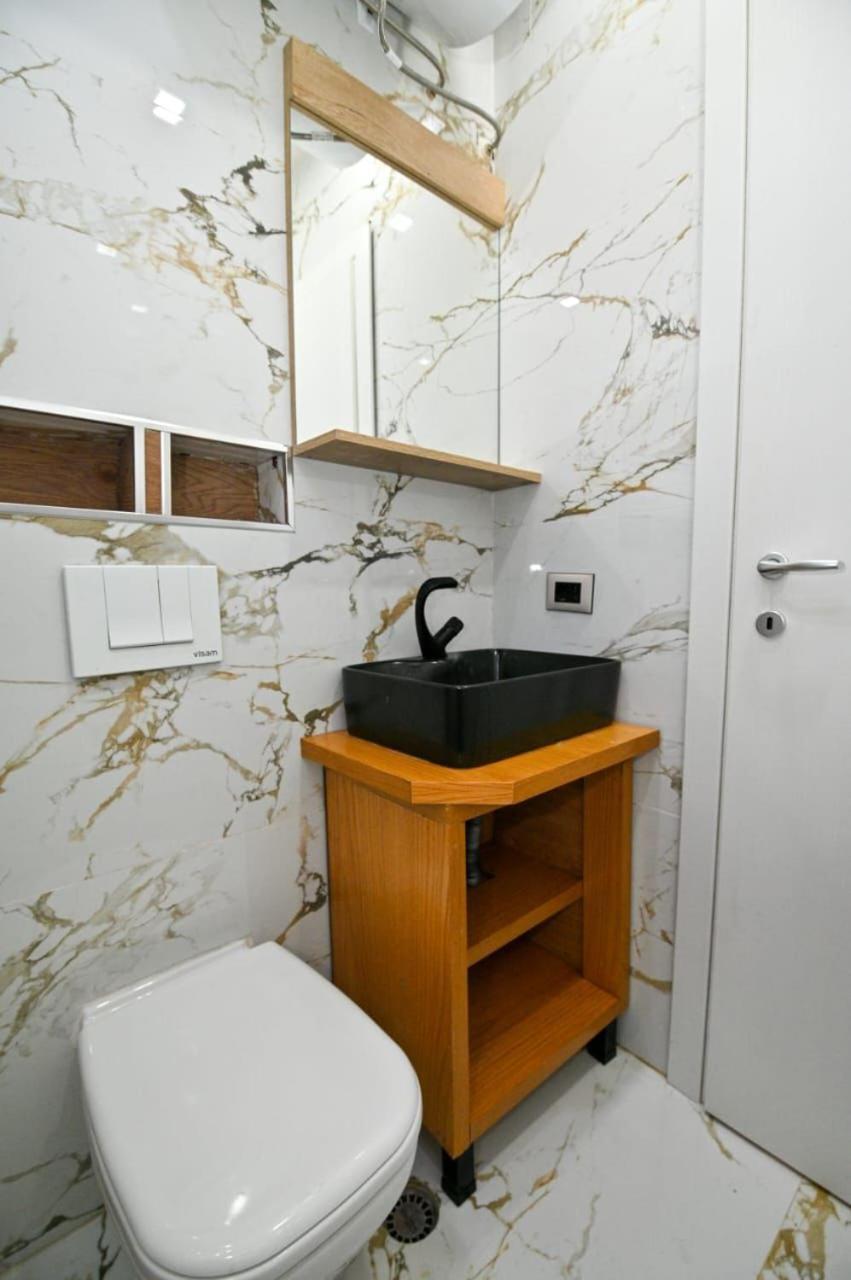 Andi Apartments Дуррес Экстерьер фото
