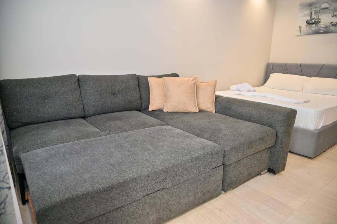 Andi Apartments Дуррес Экстерьер фото