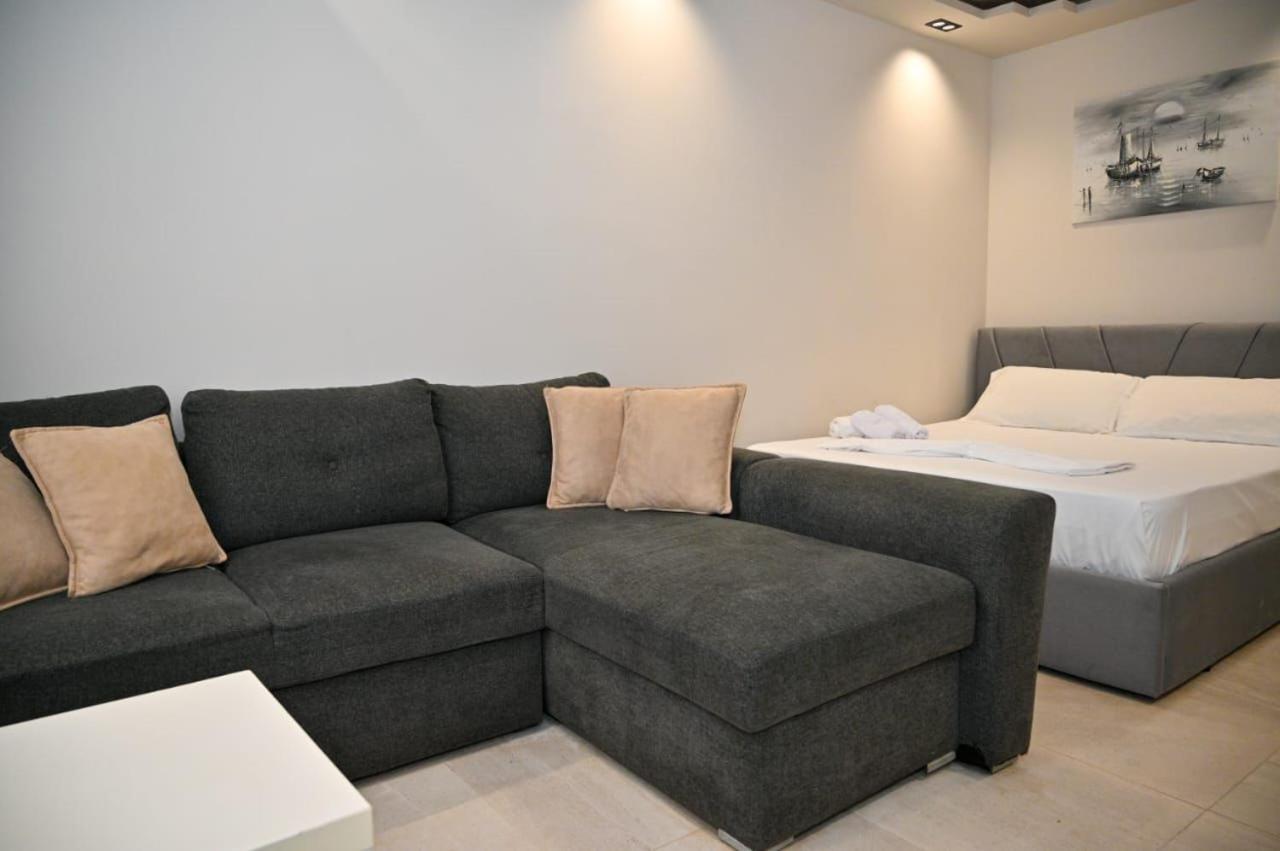 Andi Apartments Дуррес Экстерьер фото