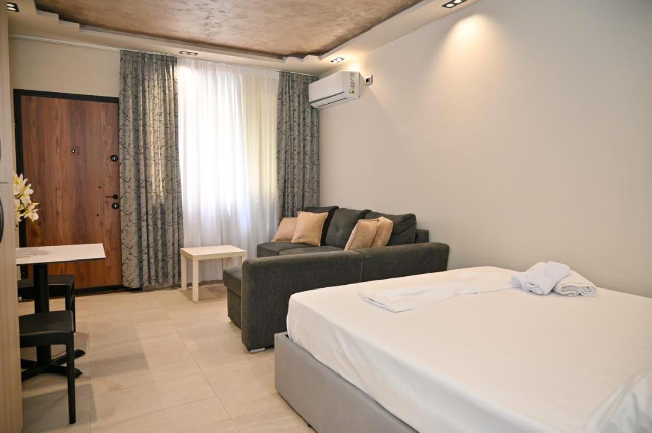 Andi Apartments Дуррес Экстерьер фото